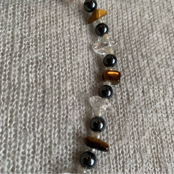 Beaded short necklace - Clear - pearl - tiger eye - black - Picture 3 of 6